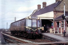 COLNBROOK STATION  ALICE TUCKER PORTERESS Date; 26-3-1965 Loco; W55022 Digital Copies Available