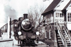 WEYMOUTH, WESTHAM ROAD CROSSING. Loco;  41324  Date; 27-3-1964 Digital Copies Available