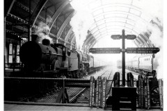 BATH GREEN PARK  Locos; 40569 & 92000 Date; 24-6-1961 Digital Copies Available